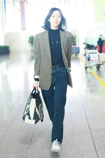 Modelo Chinês Liu Wen Chega Aeroporto Internacional Pequim Capital Antes — Fotografia de Stock