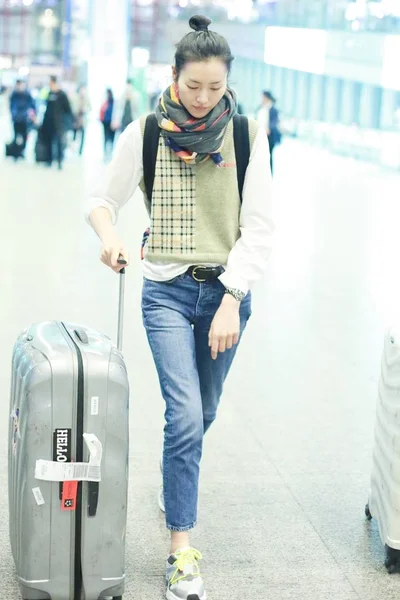 Čínský Model Liu Wen Přijíždí Pekingském Hlavním Mezinárodním Letišti Přistání — Stock fotografie