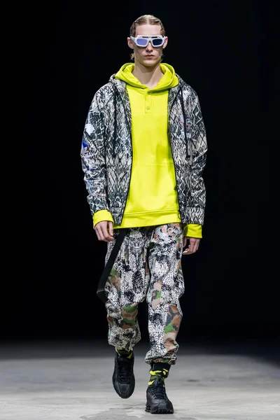 2019年秋冬Inxxファッションショー で2019年4月26日に開催されるモデルが新しい作品を展示 — ストック写真