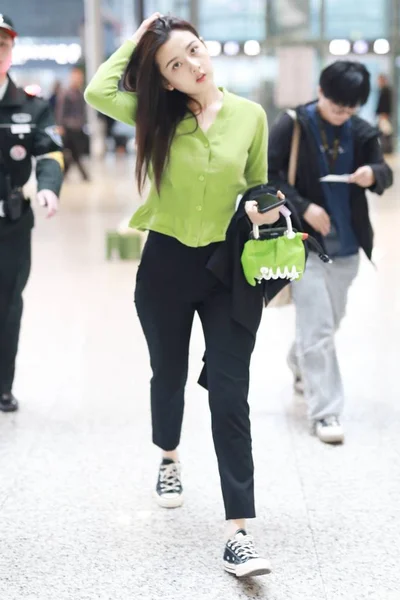 Chinese Actrice Lareina Lied Lied Zuer Arriveert Internationale Luchthaven Shanghai — Stockfoto