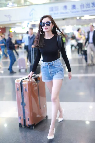 Actriz China Crystal Zhang Zhang Tian Llega Aeropuerto Internacional Beijing —  Fotos de Stock