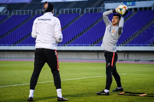 Cheftrainer Fabio Cannavaro Und Seine Spieler Von Chinas Guangzhou Evergrande — Stockfoto