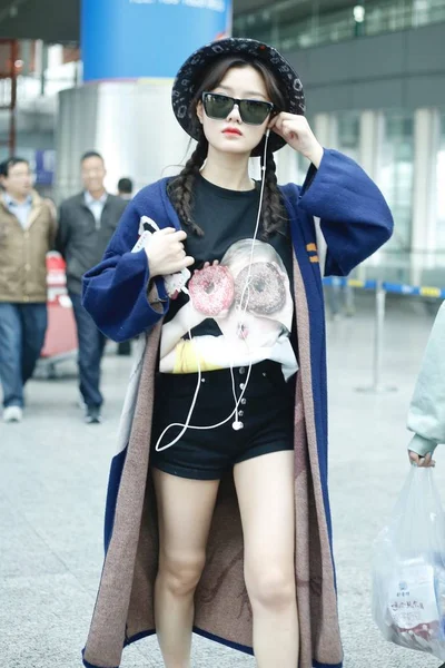 Chinese Singer Actress Estelle Chen Yihan Arrives Beijing Capital International — Stockfoto