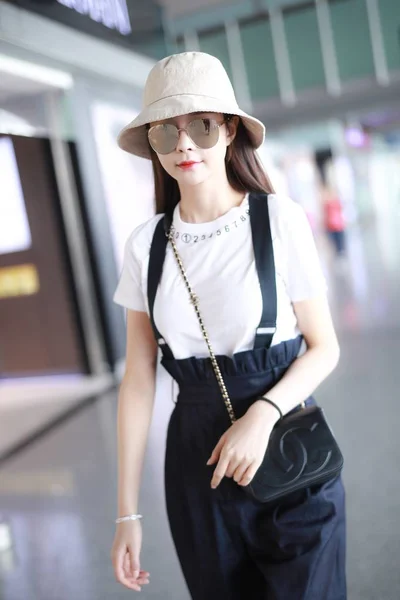 Chinese Hostess Actress Shen Mengchen Arrives Beijing Capital International Airport — Stock Photo, Image