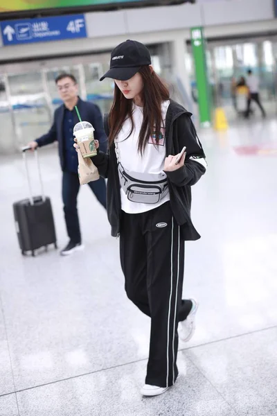 Chinese Actrice Jelly Lin Lin Yun Komt Aan Internationale Luchthaven — Stockfoto