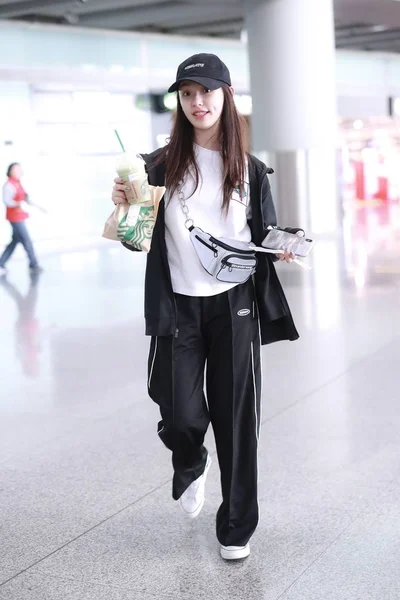 Attrice Cinese Jelly Lin Lin Yun Arriva All Aeroporto Internazionale — Foto Stock