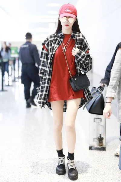 Chinese Hostess Actress Shen Mengchen Arrives Beijing Capital International Airport — Stock Photo, Image