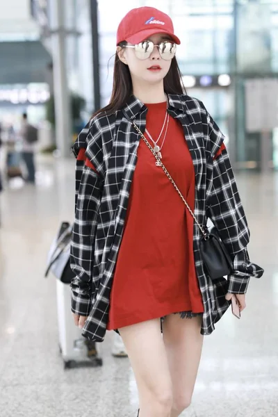 Conduttrice Televisiva Attrice Cinese Shen Mengchen Arriva All Aeroporto Internazionale — Foto Stock