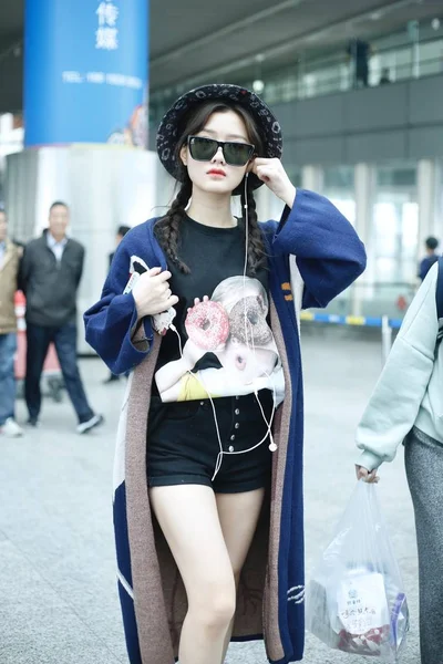 Cantante Attrice Cinese Estelle Chen Yihan Arriva All Aeroporto Internazionale — Foto Stock