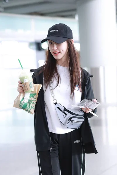 Chinese Actrice Jelly Lin Lin Yun Komt Aan Internationale Luchthaven — Stockfoto