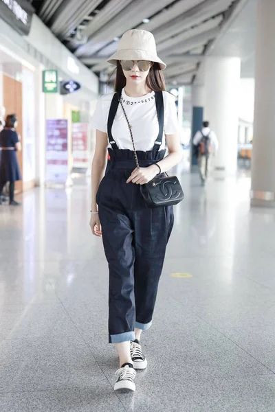 Chinese Hostess Actress Shen Mengchen Arrives Beijing Capital International Airport — Stock Photo, Image