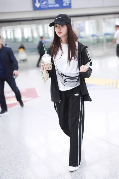 Atriz Chinesa Jelly Lin Lin Yun Chega Aeroporto Internacional Capital — Fotografia de Stock