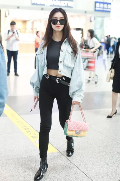 Attrice Cinese Jelly Lin Lin Yun Arriva All Aeroporto Internazionale — Foto Stock