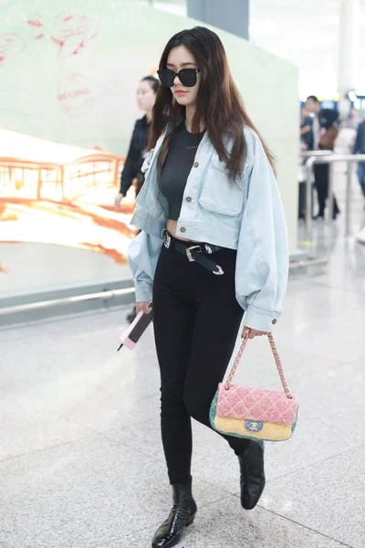Китайська Актриса Желе Лін Або Лінь Прибуває Міжнародний Аеропорт Пекін — стокове фото