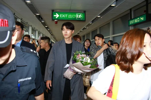 Південнокорейський Актор Hyun Bin Центр Прибуває Міжнародний Аеропорт Гонконгу Після — стокове фото