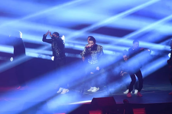 Chinese Zanger Acteur Kris Yifan Treedt Tijdens 2019 Concert Tour — Stockfoto