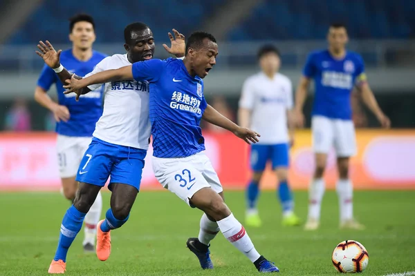 Jogador Futebol Ganês Frank Opoku Acheampong Esquerda Tianjin Teda Passa — Fotografia de Stock