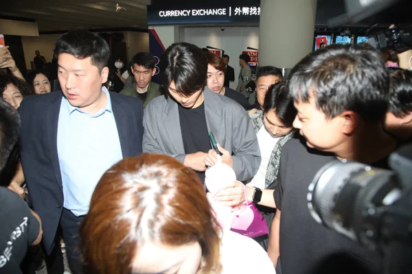 Attore Sudcoreano Hyun Bin Centro Arriva All Aeroporto Internazionale Hong — Foto Stock