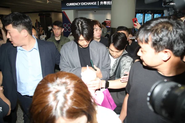 Actor Surcoreano Hyun Bin Centro Llega Aeropuerto Internacional Hong Kong —  Fotos de Stock