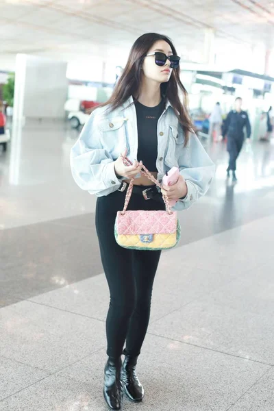 Atriz Chinesa Jelly Lin Lin Yun Chega Aeroporto Internacional Capital — Fotografia de Stock