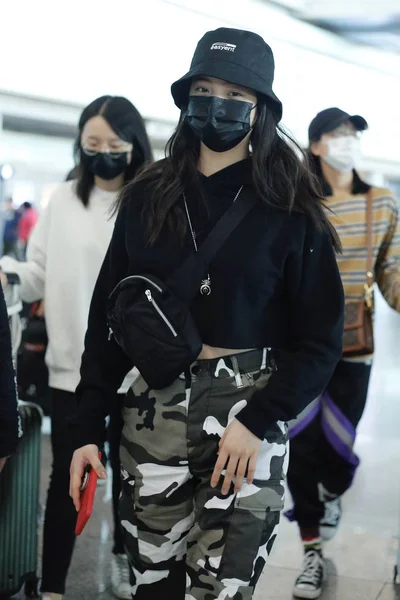 CHINA BERBUNYI AIRPORT OUYANG NANA — Stok Foto