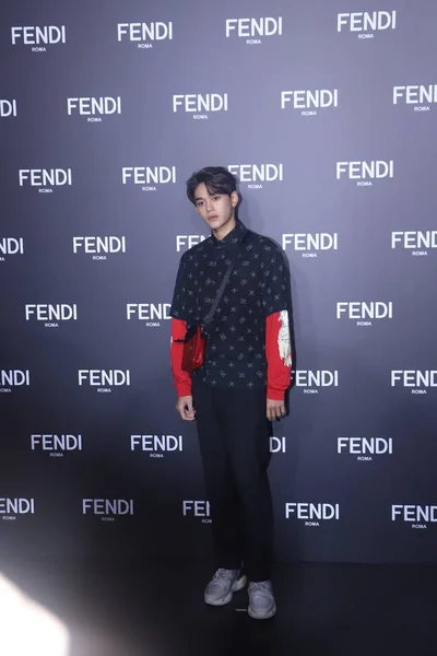 QUINA SHANGHAI FENDI MEN 'S FALL / WINTER 2019 FASHION SHOW — Fotografia de Stock