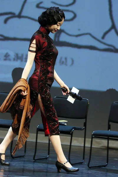 Chinese Actrice Woont Een Persconferentie Voor Nieuw Drama Shanghai China — Stockfoto