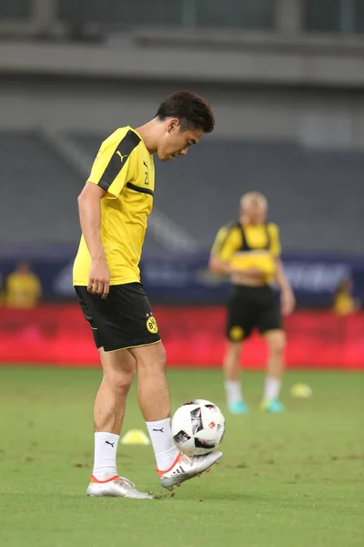 Shinji Kagawa Devant Les Coéquipiers Borussia Dortmund Entraînent Lors Une — Photo