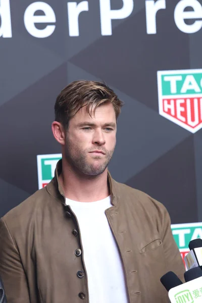 CHINA SHANGHAI TAG HEUER CHRIS HEMSWORTH LI YIFENG — Stock Photo, Image