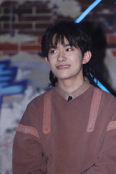 Τζάκσον Yangqianxi Της Κινεζικής Ομάδας Αγοριών Tfboys Παρευρίσκεται Συνέντευξη Τύπου — Φωτογραφία Αρχείου