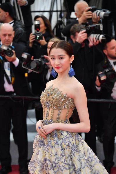 Actrice Chinoise Guan Xiaotong Pose Alors Elle Arrive Sur Tapis — Photo