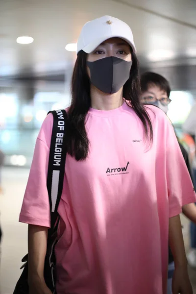 Atriz Chinesa Qin Lan Chega Aeroporto Internacional Hongqiao Xangai Antes — Fotografia de Stock