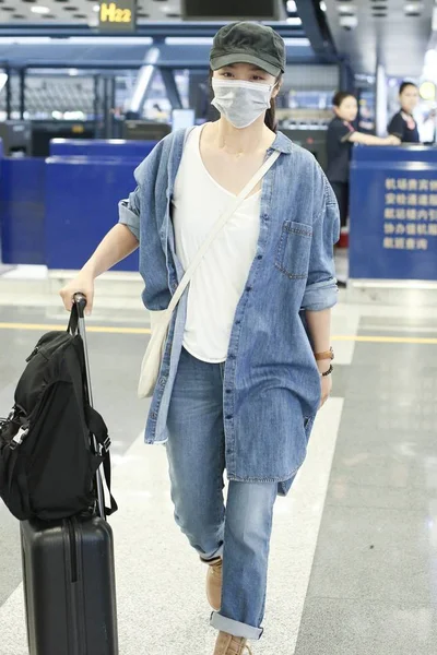 Chinese Actrice Tang Wei Komt Beijing Capital International Airport Voor — Stockfoto