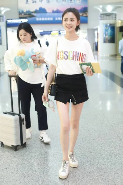 Attrice Cinese Yukee Chen Chen Yuqi Arriva All Aeroporto Internazionale — Foto Stock