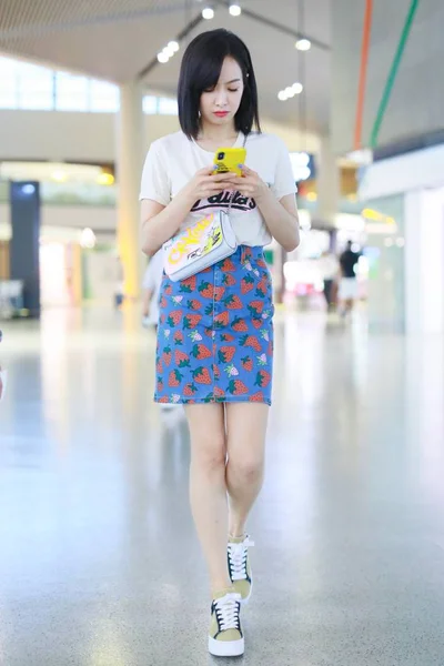 Tajwańska Aktorka Michelle Chen Przybywa Międzynarodowe Lotnisko Pekinie Wylądowaniu Pekinie — Zdjęcie stockowe