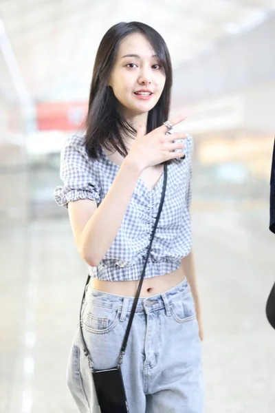 AÉROPORT DE CHINE SHANGHAI ZHENG SHUANG ET BOYFRIEND — Photo