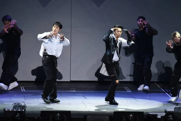 Donghae Юйхук Ятого Офіційного Підрозділу Super Junior Південнокорейського Хлопчика Групи — стокове фото