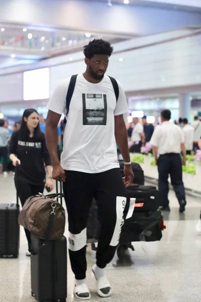 Kina Peking flygplats NBA Joel Embiid — Stockfoto