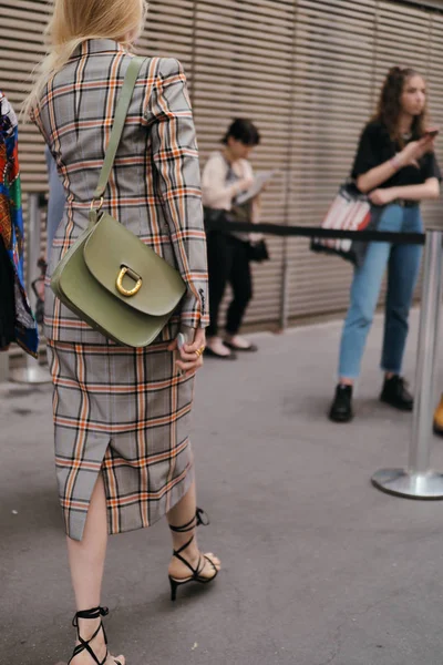 France paris fashion week männer frühjahr / sommer 2020 street snap — Stockfoto