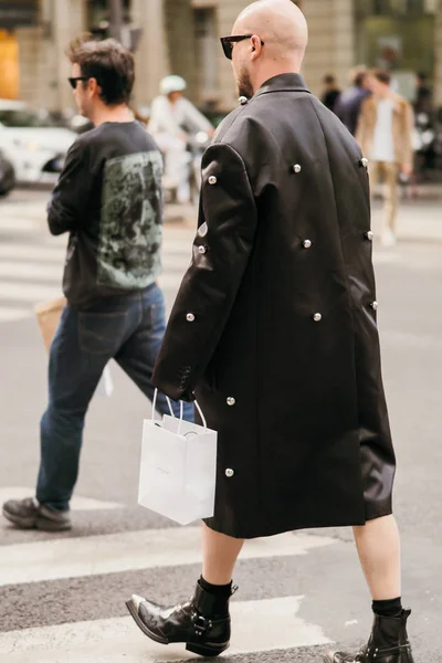 France paris fashion week männer frühjahr / sommer 2020 street snap — Stockfoto