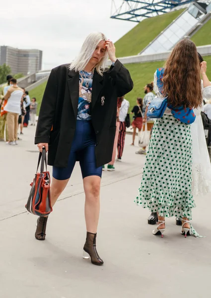 France paris fashion week männer frühjahr / sommer 2020 street snap — Stockfoto