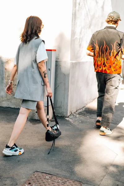 Italien milan fashion week männer frühjahr / sommer 2020 street snap — Stockfoto