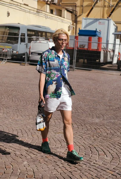 Italien florenz fashion week männer frühjahr / sommer 2020 street snap — Stockfoto