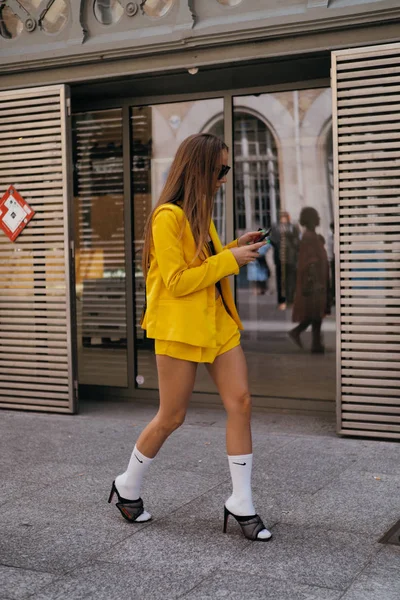 France paris fashion week männer frühjahr / sommer 2020 street snap — Stockfoto