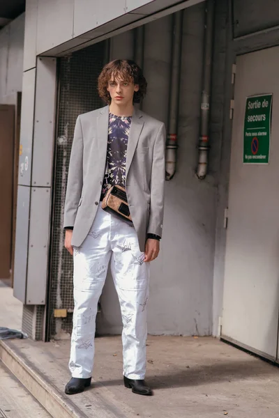 FRANCE PARIS FASHION WEEK MEN 'S SPRING / SUMMER 2020 STREET SNAP — стоковое фото