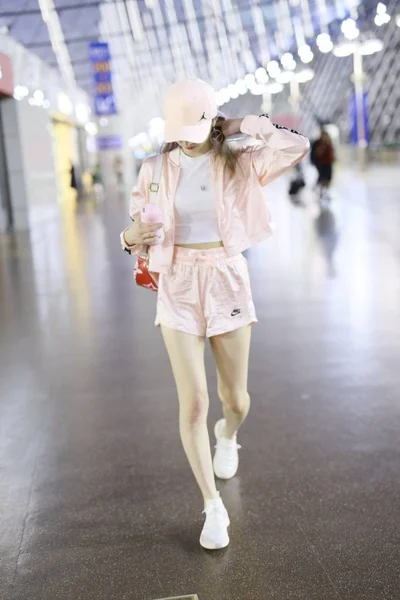 AEROPORTO DI SHANGHAI DELLA CINA PINKY ZHOU JIEQIONG — Foto Stock