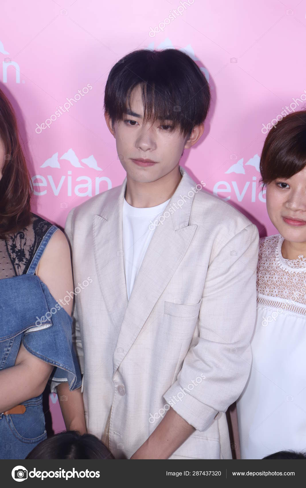 Jackson Yee Yangqianxi Center Chinese Boy Group Tfboys Attends