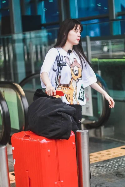 Taiwanese Muzikant Actrice Nana Yang Ouyang Nana Arriveert Internationale Luchthaven — Stockfoto