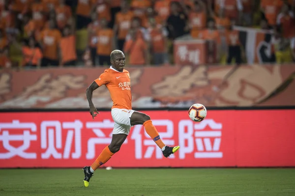 Wuhan Zall Ivorian Futbolcu Jean Evrard Kouassi Çin Futbol Derneği — Stok fotoğraf