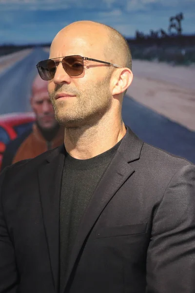 Ator Inglês Jason Statham Chega Quando Visita Uma Loja Concessionárias — Fotografia de Stock